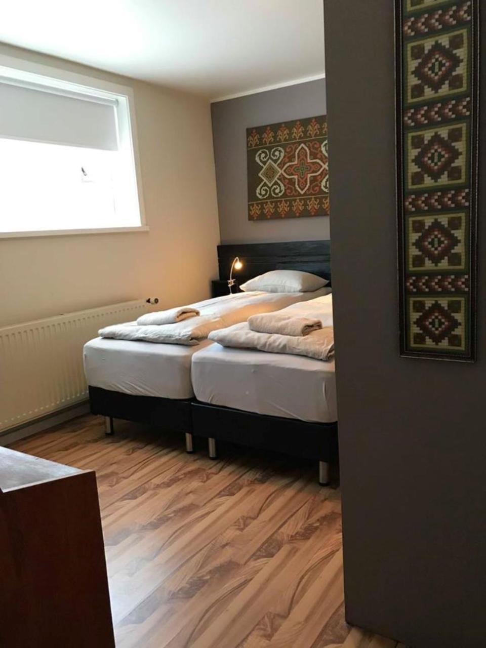 Guesthouse Hvitahusid Akureyri Zewnętrze zdjęcie